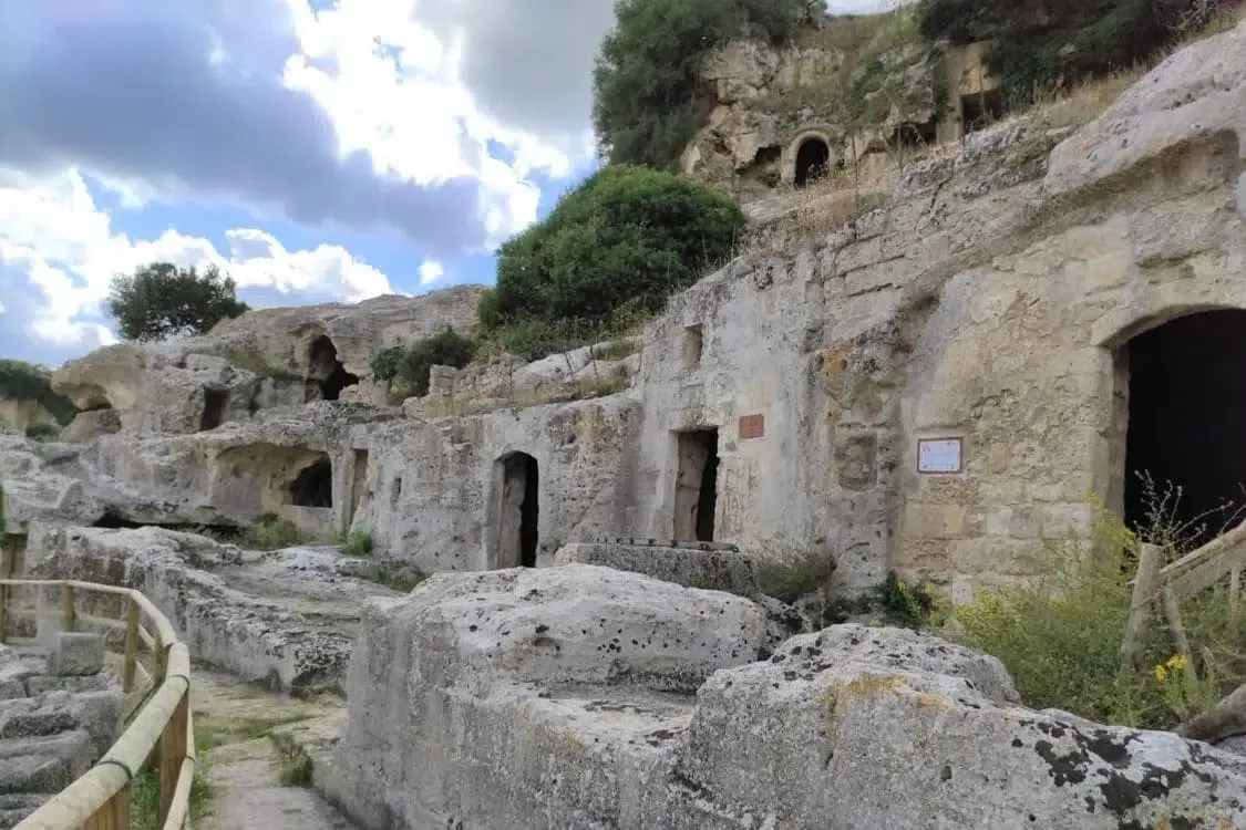 Grotte e Villaggio Rupestre (Ginosa)
